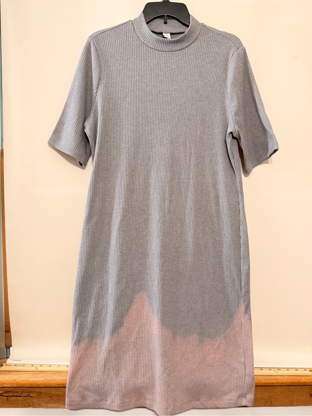 XL - Old Navy - Ribbed Short-Sleeve Midi Dress in Light Gray with Pink Dip Dye